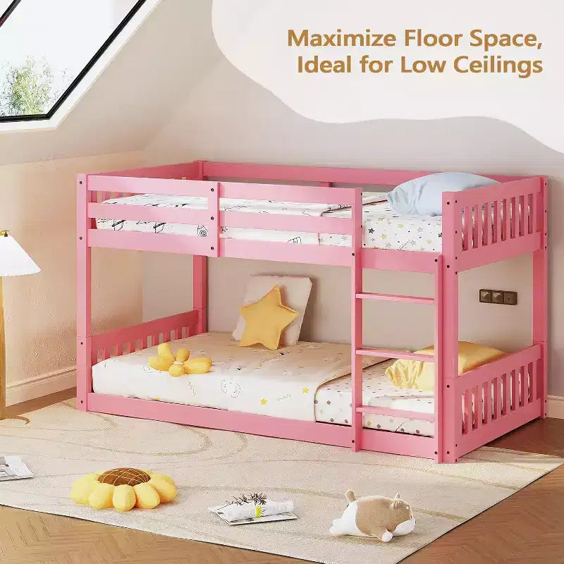 Letto a castello basso singolo su singolo per bambini, struttura in legno con sponde di sicurezza e scaletta, materasso non incluso