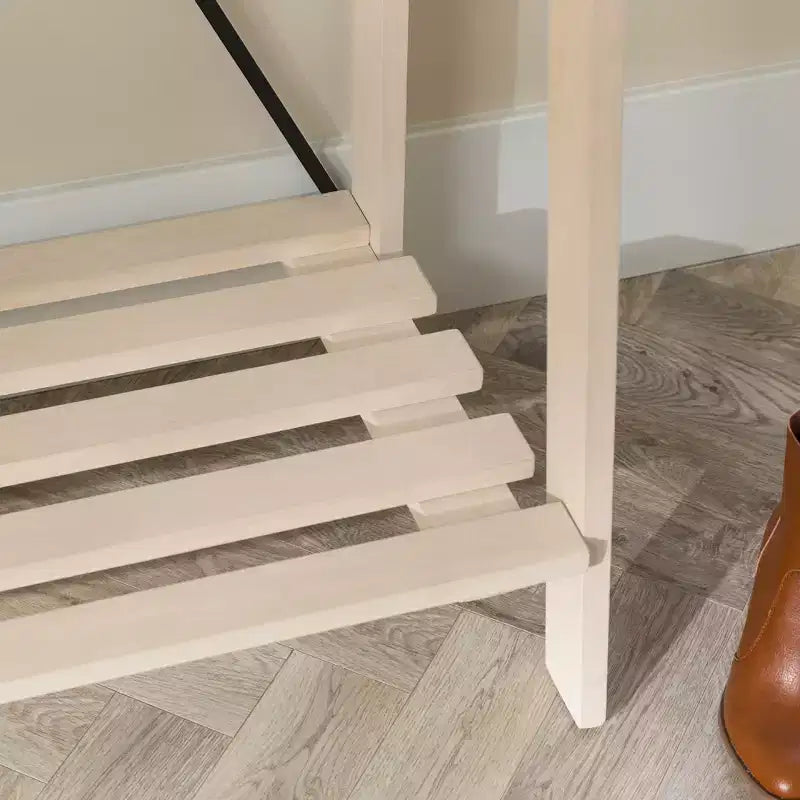 Appendiabiti da ingresso angolare con schienale a X in legno massello, finitura anticata bianca | Pino, Ganci in metallo, Ripiano a doghe