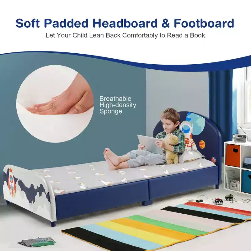 Letto a piattaforma imbottito per bambini, misura doppia | Motivo astronauta, doghe in legno, design sicuro
